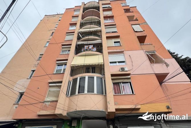 Shtepi me qera 2+1 ne Tirane - 700 Euro