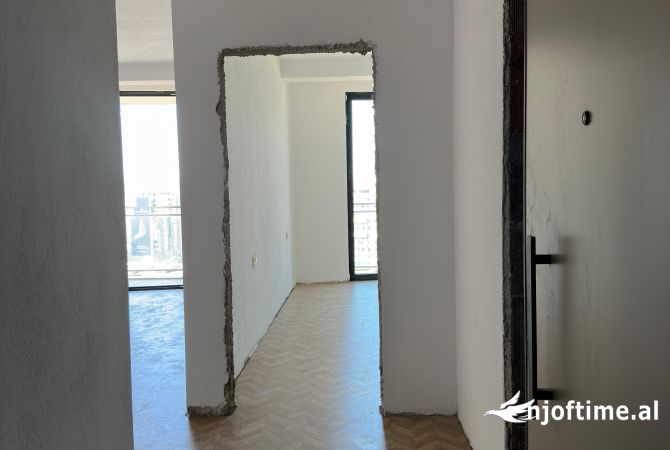 Shtepi ne shitje Apartament ne Tirane, 1+1, Mobilimi Bosh, pa mobiluar, Pagesa 165,000  Euro.