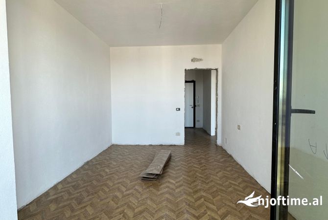 Shtepi ne shitje Apartament ne Tirane, 1+1, Mobilimi Bosh, pa mobiluar, Pagesa 165,000  Euro.