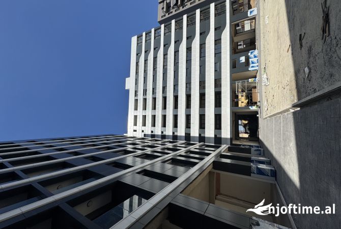 Shtepi ne shitje Apartament ne Tirane, 2+1, Mobilimi Bosh, pa mobiluar, Pagesa 195,000  Euro.