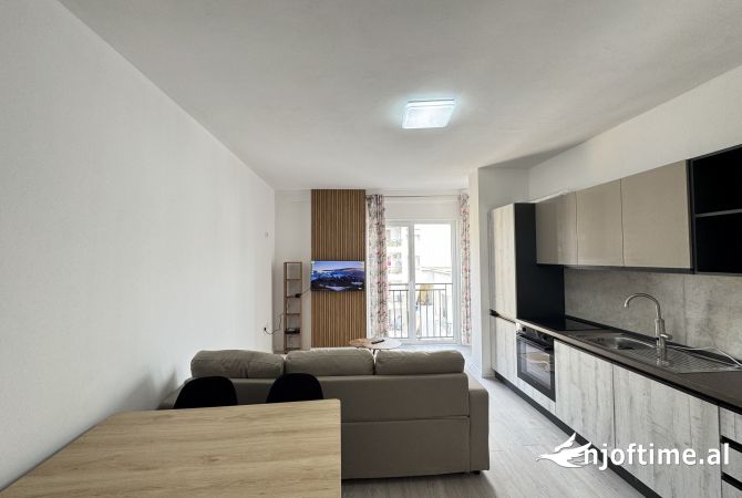 Shtepi me qera Apartament ne Tirane, 1+1, Mobilimi E mobiluar, Pagesa 450  Euro.
