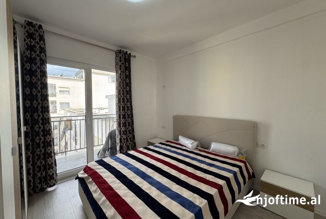 Shtepi me qera Apartament ne Tirane, 1+1, Mobilimi E mobiluar, Pagesa 450  Euro.