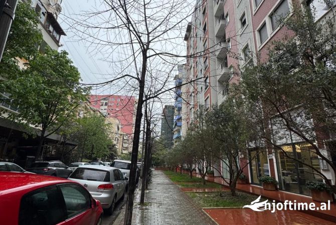 Ambient biznesi me qera 1+1 ne Tirane - 2,500 Euro