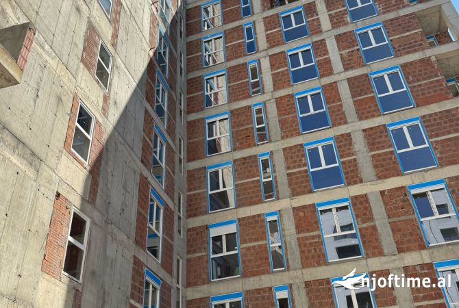 Shtepi ne shitje Apartament ne Tirane, 2+1, Mobilimi Bosh, pa mobiluar, Pagesa 198,900  Euro.