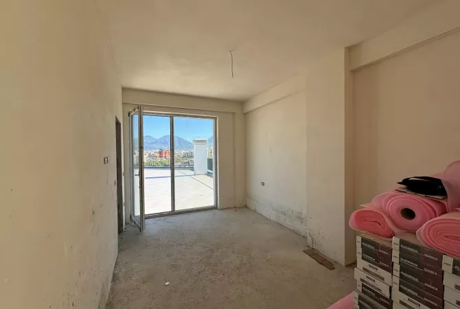 Shtepi ne shitje 3+1 ne Tirane - 570,000 Euro