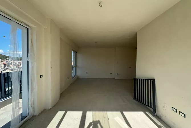 Apartment for sale in Tirana 3+1, Emty