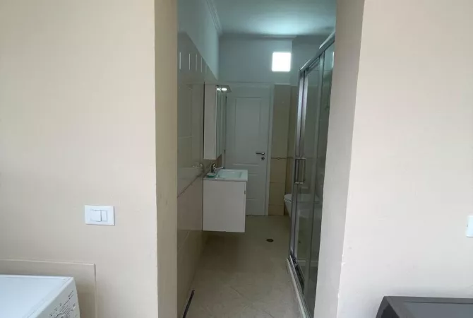 Shtepi me qera 2+1 ne Tirane - 700 Euro