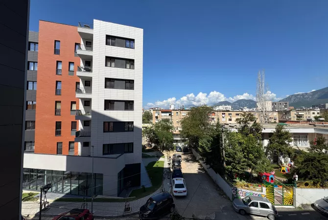 Shtepi ne shitje Apartament ne Tirane, 2+1, Mobilimi Bosh, pa mobiluar, Pagesa 255,000  Euro.
