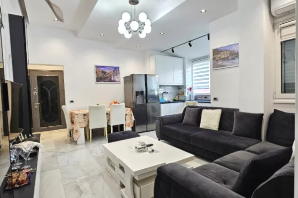 Shtepi me qera 3+1 ne Tirane - 800 Euro