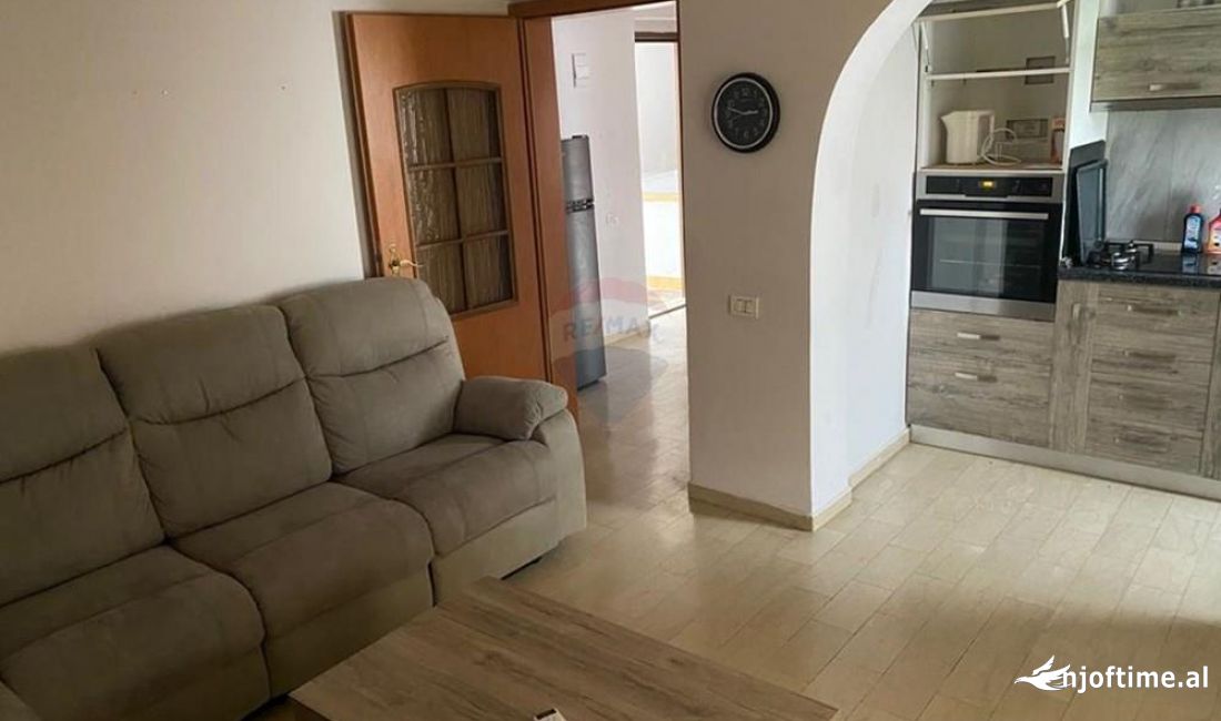 Shtepi me qera Apartament ne Tirane, 1+1, Mobilimi E mobiluar, Pagesa 37,000  Leke.
