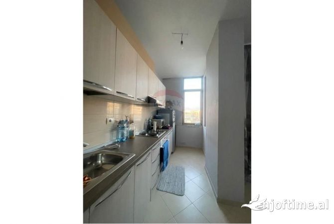 Shtepi me qera Apartament ne Tirane, 2+1, Mobilimi E mobiluar, Pagesa 400  Euro.