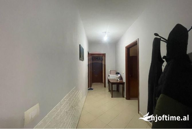 Shtepi me qera 2+1 ne Tirane - 400 Euro