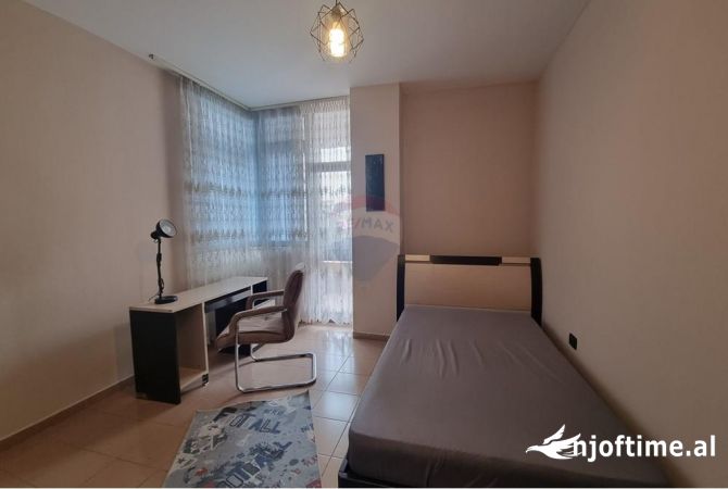 Shtepi me qera Apartament ne Tirane, 2+1, Mobilimi E mobiluar, Pagesa 700  Euro.