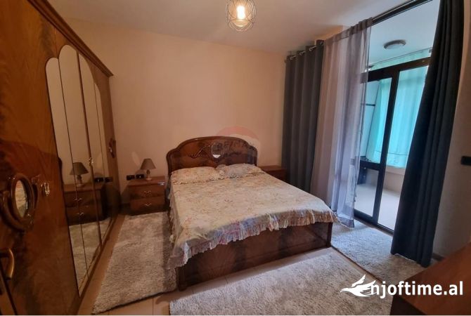 Shtepi me qera Apartament ne Tirane, 2+1, Mobilimi E mobiluar, Pagesa 700  Euro.