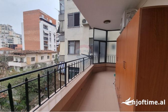 Shtepi me qera Apartament ne Tirane, 2+1, Mobilimi E mobiluar, Pagesa 700  Euro.