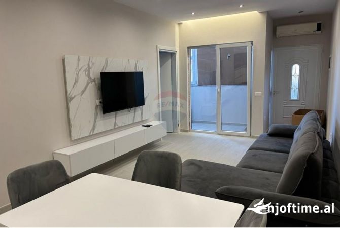 Shtepi me qera Apartament ne Tirane, 1+1, Mobilimi E mobiluar, Pagesa 400  Euro.