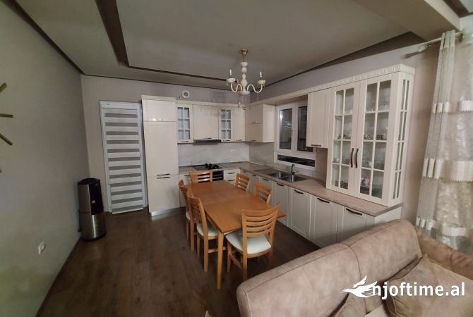 Shtepi me qera 2+1 ne Tirane - 450 Euro