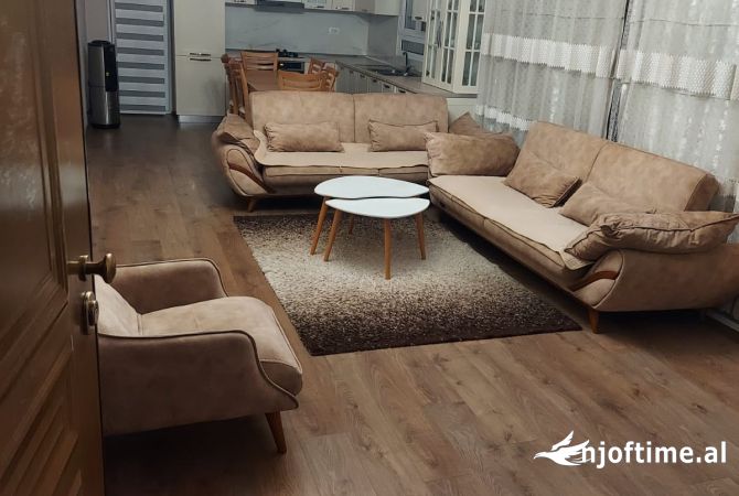 Shtepi me qera 2+1 ne Tirane - 450 Euro