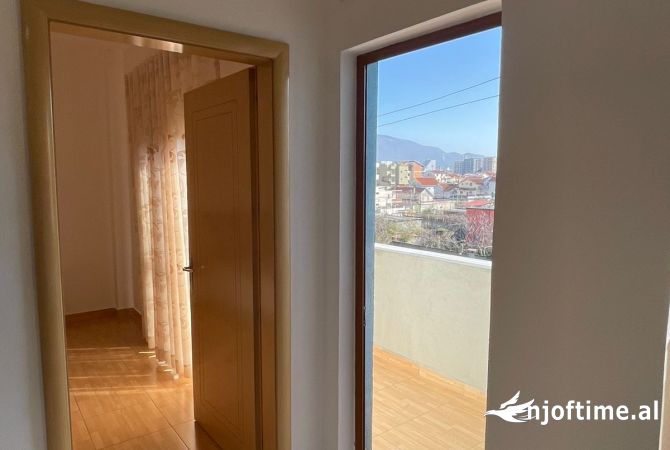 Shtepi me qera Apartament ne Tirane, 2+1, Mobilimi E mobiluar, Pagesa 500  Euro.
