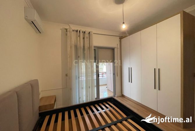 Shtepi me qera Apartament ne Tirane, 2+1, Mobilimi E mobiluar, Pagesa 800  Euro.