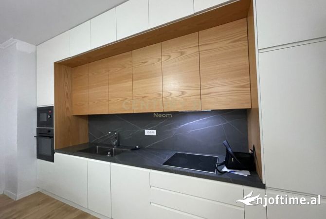 Shtepi me qera Apartament ne Tirane, 2+1, Mobilimi E mobiluar, Pagesa 800  Euro.