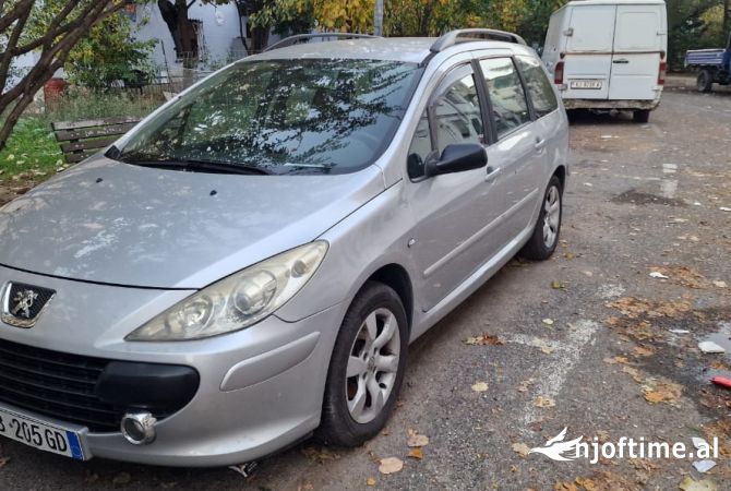 Makina ne shitje ne Tirane - 3,000 Euro