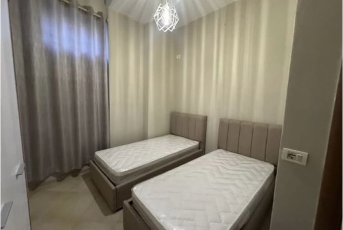Shtepi ne shitje Apartament ne Tirane, 2+1, Mobilimi E mobiluar, Pagesa 75,000  Euro.