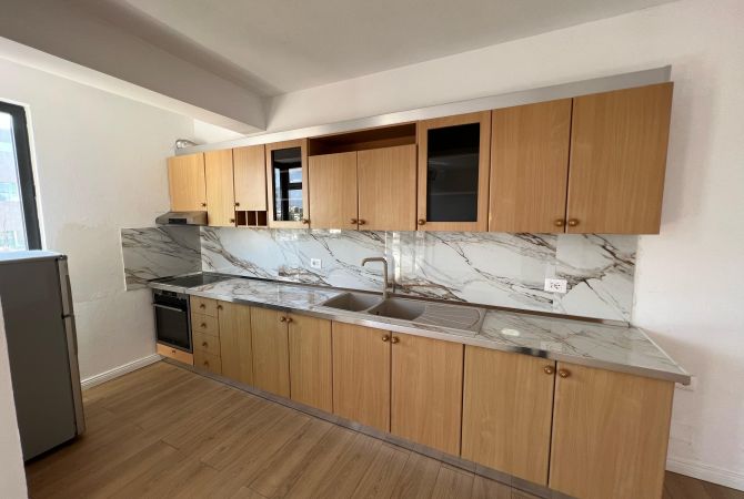 Shtepi me qera 2+1 ne Tirane - 950 Euro