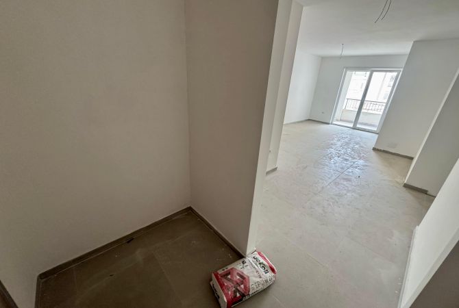 Shtepi me qera Apartament ne Tirane, 1+1, Mobilimi Bosh, pa mobiluar, Pagesa 650  Euro.
