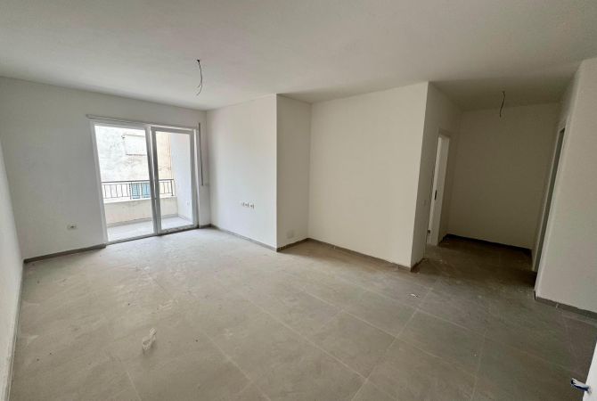 Shtepi me qera Apartament ne Tirane, 1+1, Mobilimi Bosh, pa mobiluar, Pagesa 650  Euro.