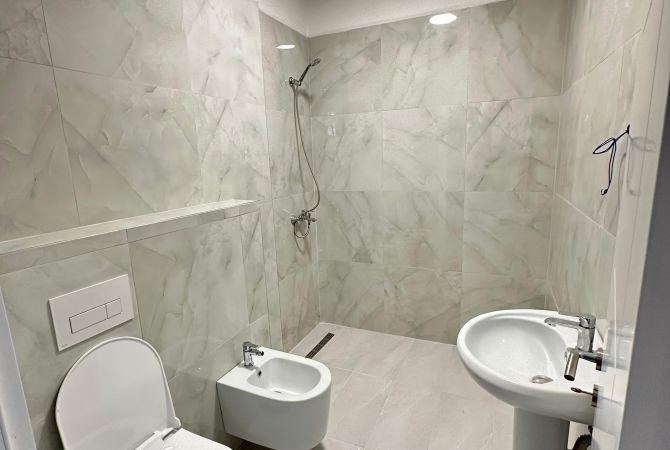 Shtepi me qera Apartament ne Tirane, 2+1, Mobilimi E mobiluar, Pagesa 600  Euro.