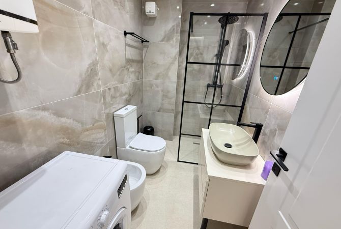 Shtepi me qera Apartament ne Tirane, 2+1, Mobilimi E mobiluar, Pagesa 800  Euro.