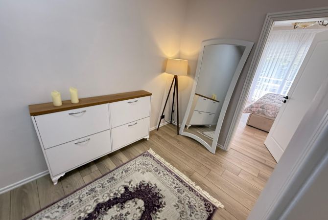 Shtepi me qera Apartament ne Tirane, 2+1, Mobilimi E mobiluar, Pagesa 800  Euro.