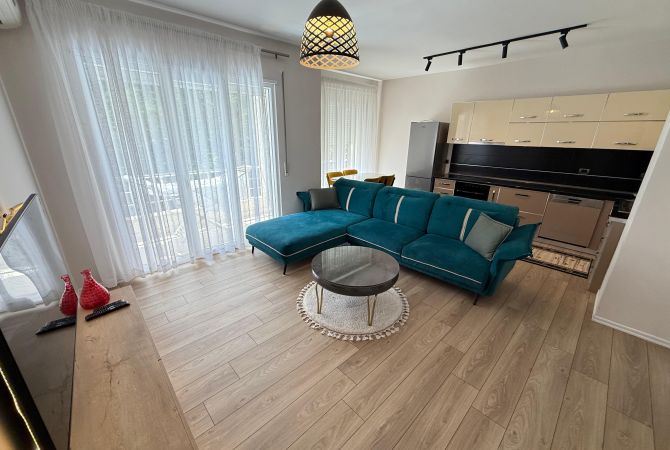 Shtepi me qera 2+1 ne Tirane - 800 Euro
