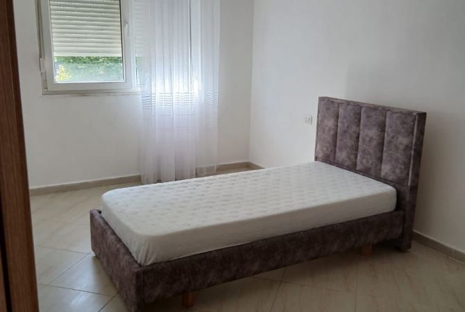 Shtepi me qera Apartament ne Tirane, 2+1, Mobilimi E mobiluar, Pagesa 500  Euro.