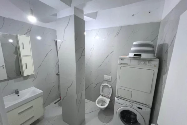 Shtepi me qera Apartament ne Tirane, 1+1, Mobilimi E mobiluar, Pagesa 450  Euro.