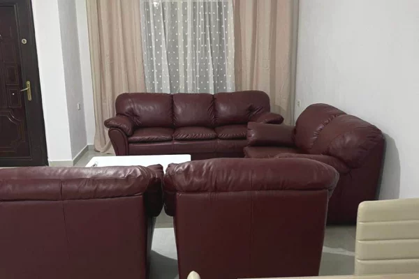 Shtepi me qera 1+1 ne Tirane - 450 Euro