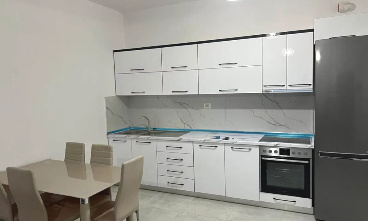 Shtepi me qera Apartament ne Tirane, 1+1, Mobilimi E mobiluar, Pagesa 450  Euro.