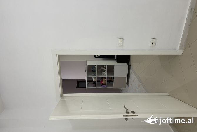 Shtepi me qera Shtepi Private ne Tirane, 2+1, Mobilimi Pjeserisht e mobiluar, Pagesa 350  Euro.