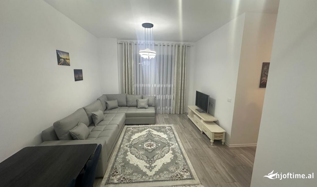 Shtepi me qera Apartament ne Tirane, 2+1, Mobilimi Pjeserisht e mobiluar, Pagesa 450  Euro.