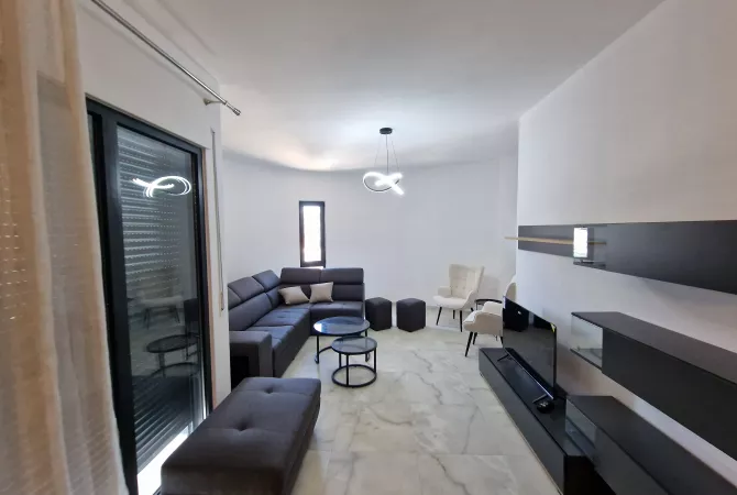 Shtepi me qera 2+1 ne Tirane - 600 Euro