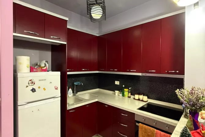 Shtepi me qera Apartament ne Tirane, 2+1, Mobilimi E mobiluar, Pagesa 45,000  Leke.