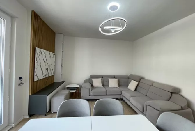 Shtepi me qera Apartament ne Tirane, 3+1, Mobilimi E mobiluar, Pagesa 550  Euro.