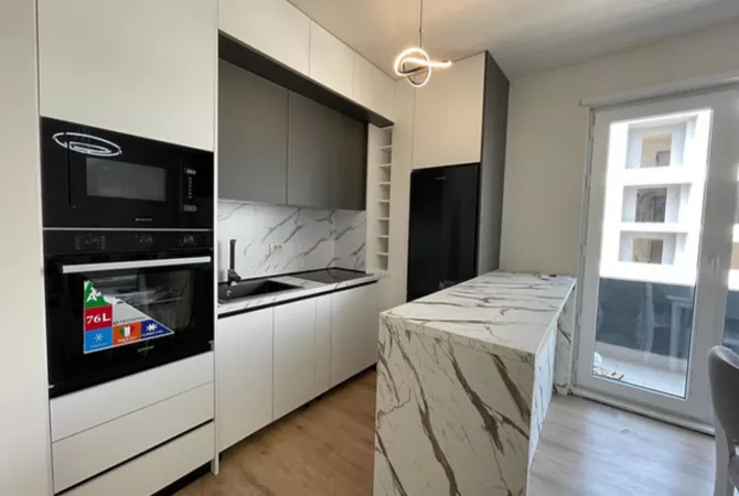 Shtepi me qera Apartament ne Tirane, 3+1, Mobilimi E mobiluar, Pagesa 550  Euro.