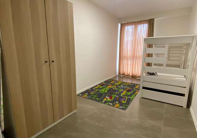 Shtepi me qera Apartament ne Tirane, 3+1, Mobilimi Pjeserisht e mobiluar, Pagesa 600  Euro.