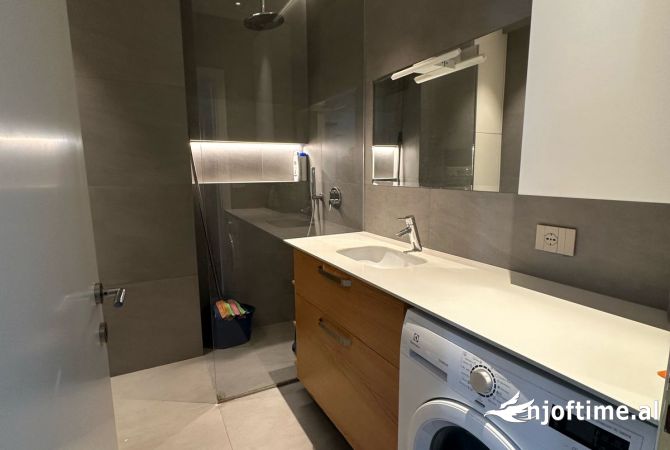 Shtepi ne shitje Apartament ne Tirane, 1+1, Mobilimi E mobiluar, Pagesa 160,000  Euro.