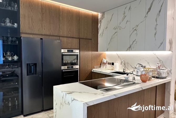 Shtepi ne shitje 3+1 ne Tirane - 700,000 Euro