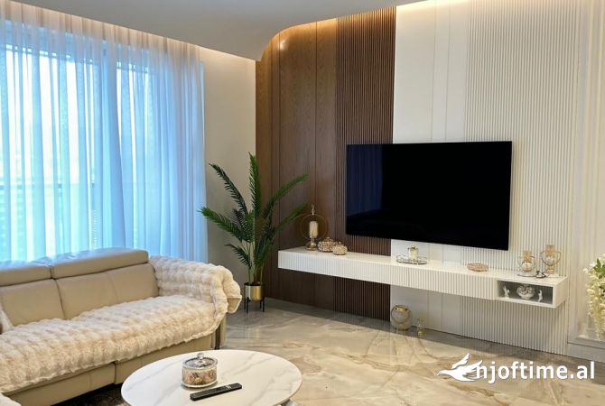 Shtepi ne shitje Apartament ne Tirane, 3+1, Mobilimi E mobiluar, Pagesa 700,000  Euro.