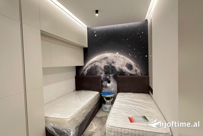 Shtepi ne shitje Apartament ne Tirane, 3+1, Mobilimi E mobiluar, Pagesa 700,000  Euro.