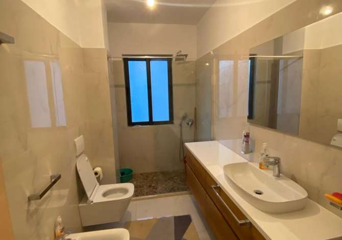 Shtepi me qera Apartament ne Tirane, 2+1, Mobilimi E mobiluar, Pagesa 450  Euro.